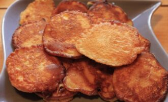Palačinky bez vajec a mléka: Snadný recept na snídani - těsto mícháme lžící