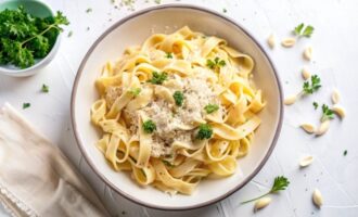 Perfektní večeře: Příprava špaget s kuřecím masem ve smetanové omáčce - tento recept