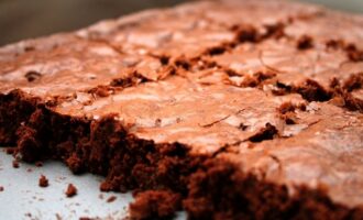 Křehký pomerančový muffin se rozplývá v ústech: smíchaný a v troubě - tak lahodný!