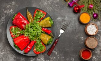 Яркая закуска: Готовим рулетики из запечённого перца — безумно вкусно